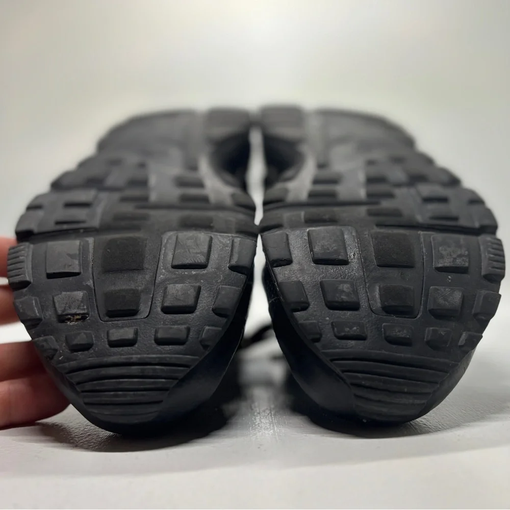 Nike Air Huarache Youth 7Y Triple Black Sneakers